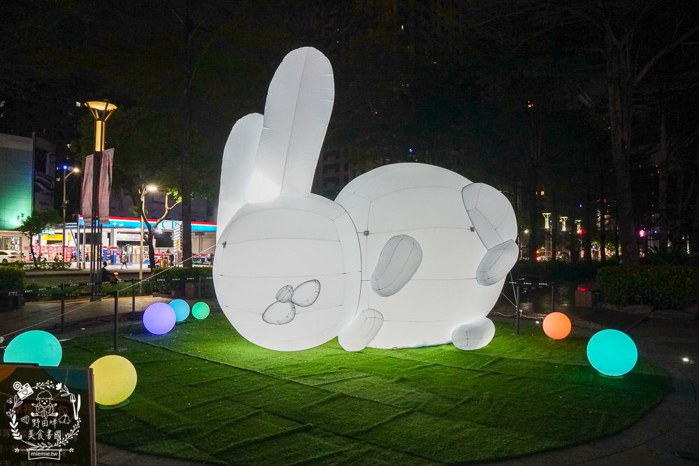 漢神巨蛋聖誕節16米高聖誕樹登場!精靈們的PARTYTIMEx白雪公主的蘑菇屋x愛麗絲夢幻扭扭屋x花瀑鞦韆超好拍照