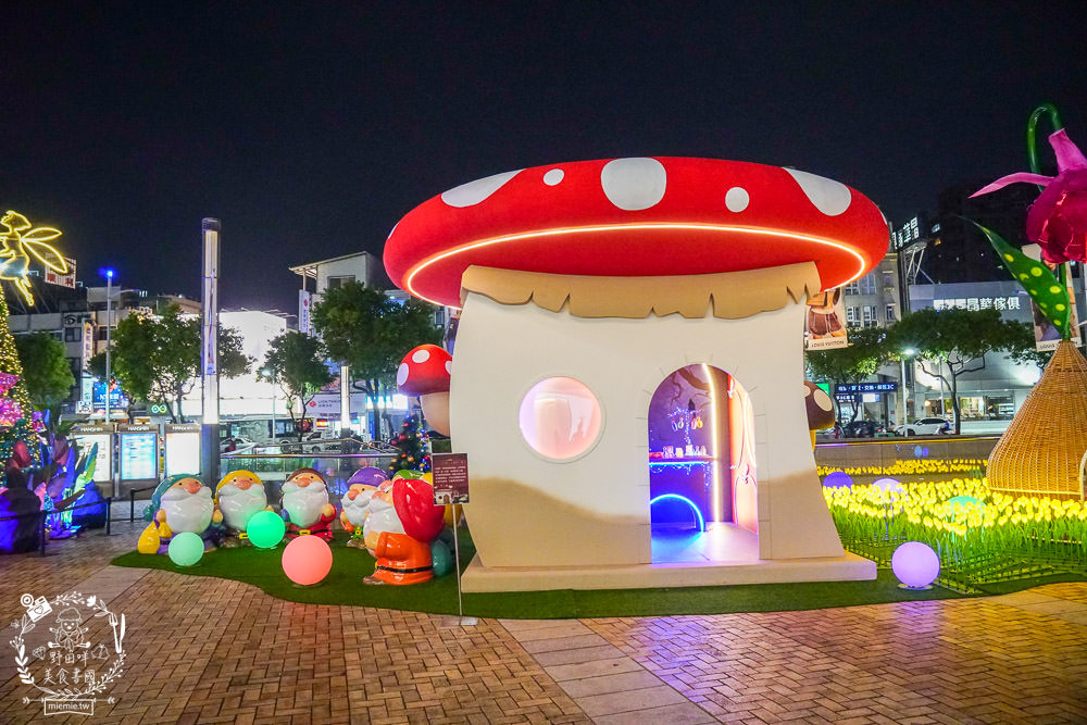 漢神巨蛋聖誕節16米高聖誕樹登場!精靈們的PARTYTIMEx白雪公主的蘑菇屋x愛麗絲夢幻扭扭屋x花瀑鞦韆超好拍照