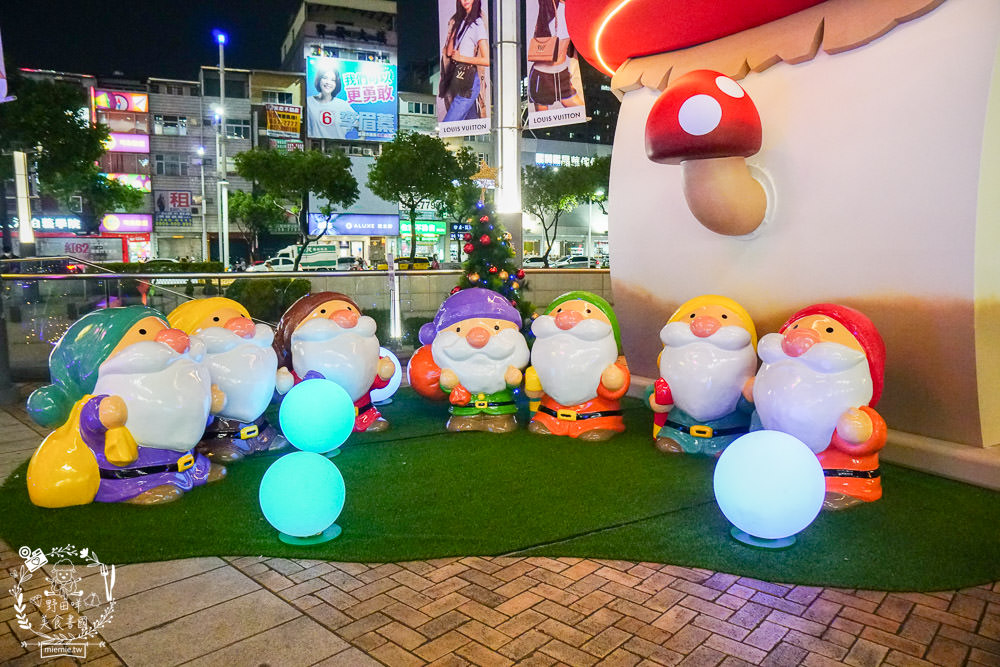 漢神巨蛋聖誕節16米高聖誕樹登場!精靈們的PARTYTIMEx白雪公主的蘑菇屋x愛麗絲夢幻扭扭屋x花瀑鞦韆超好拍照