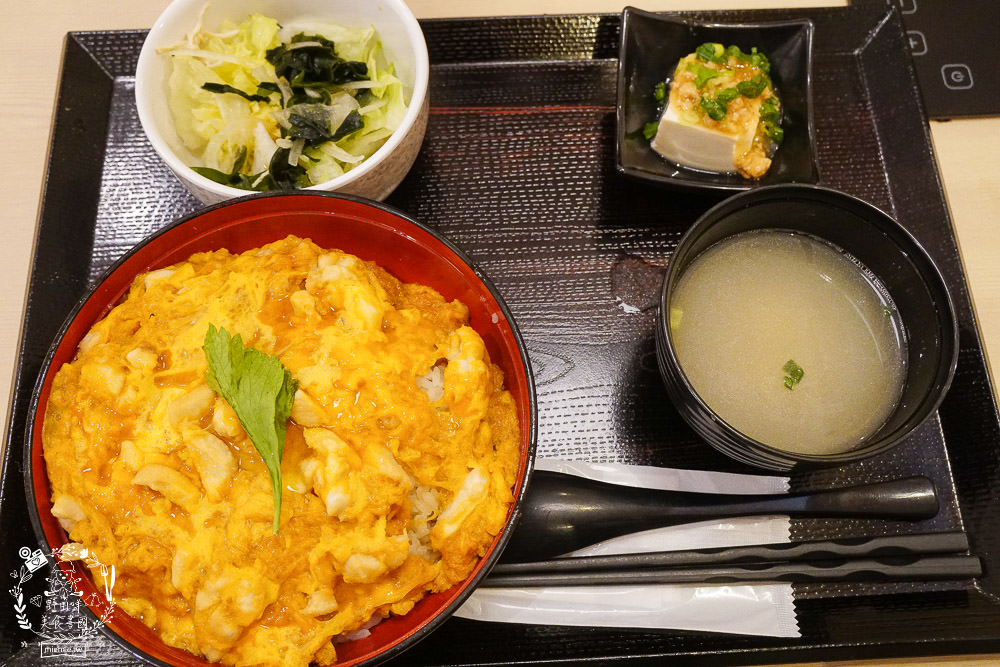 高雄巨蛋美食[雞三和]日本人最喜愛的老牌雞肉專賣店來高雄囉!