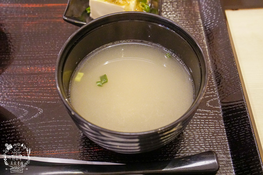 高雄巨蛋美食[雞三和]日本人最喜愛的老牌雞肉專賣店來高雄囉!