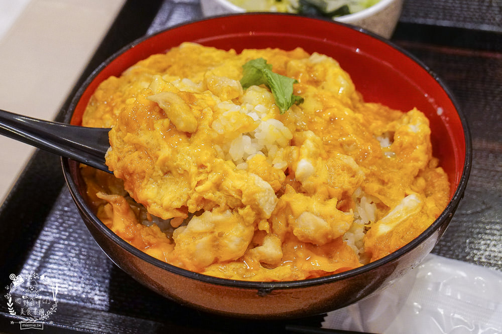 高雄巨蛋美食[雞三和]日本人最喜愛的老牌雞肉專賣店來高雄囉!