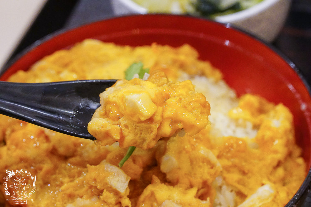 高雄巨蛋美食[雞三和]日本人最喜愛的老牌雞肉專賣店來高雄囉!