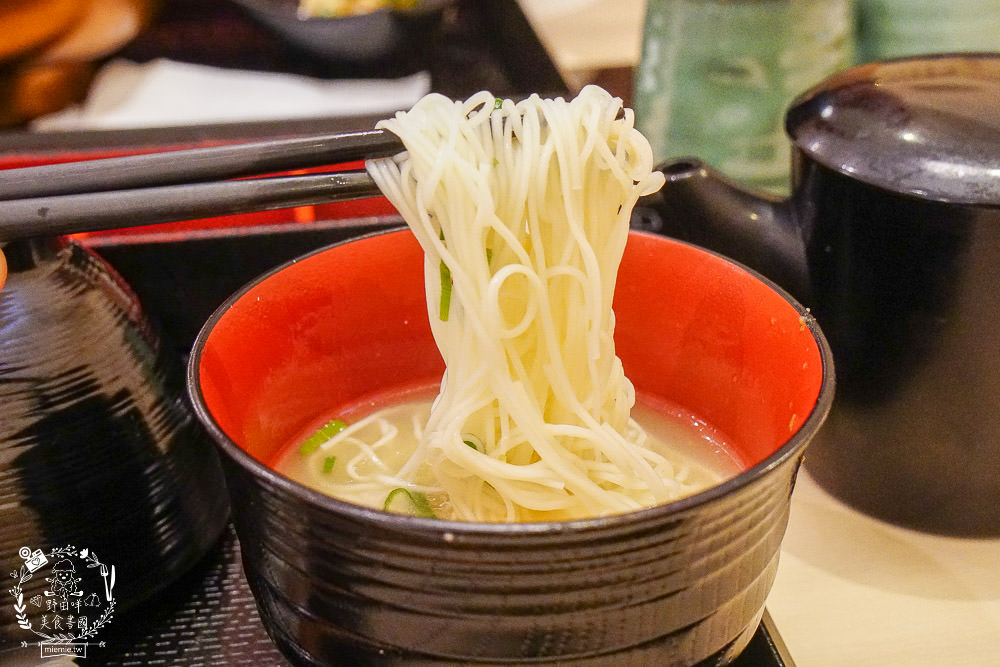 高雄巨蛋美食[雞三和]日本人最喜愛的老牌雞肉專賣店來高雄囉!