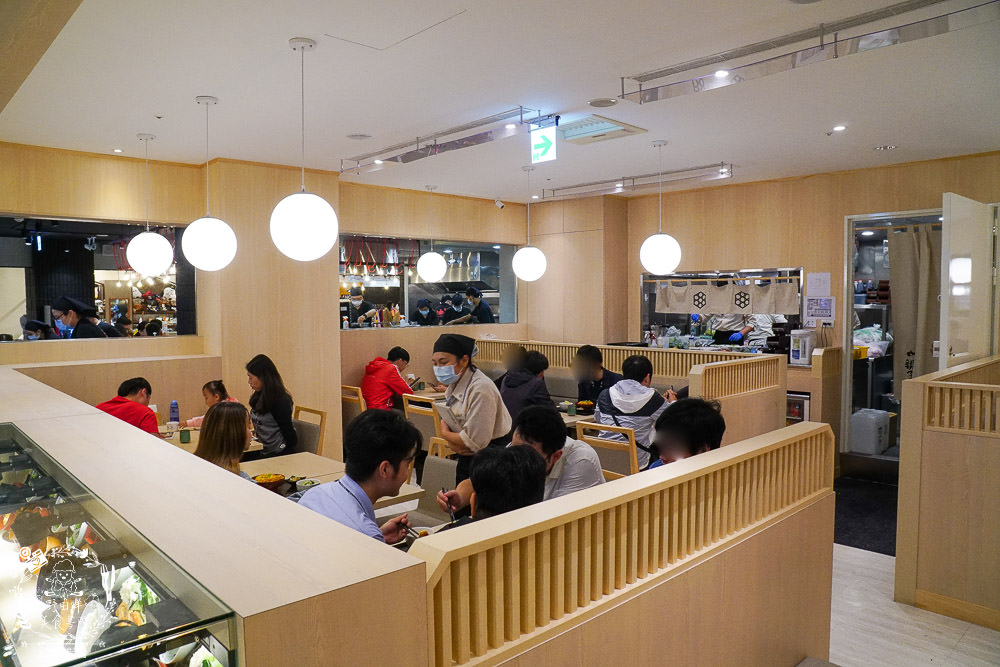 高雄巨蛋美食[雞三和]日本人最喜愛的老牌雞肉專賣店來高雄囉!