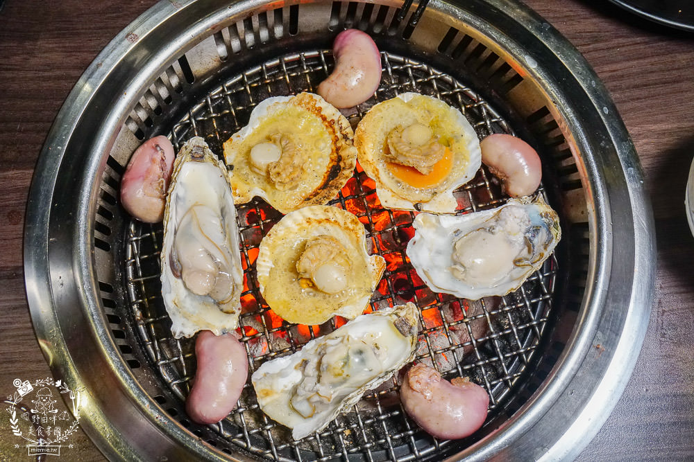 高雄[澤野燒肉屋燒烤吃到飽]獨家代理加勒比海生食級玫瑰紅蝦?超肥美銷魂的牛奶生蠔+澎湖冰卷