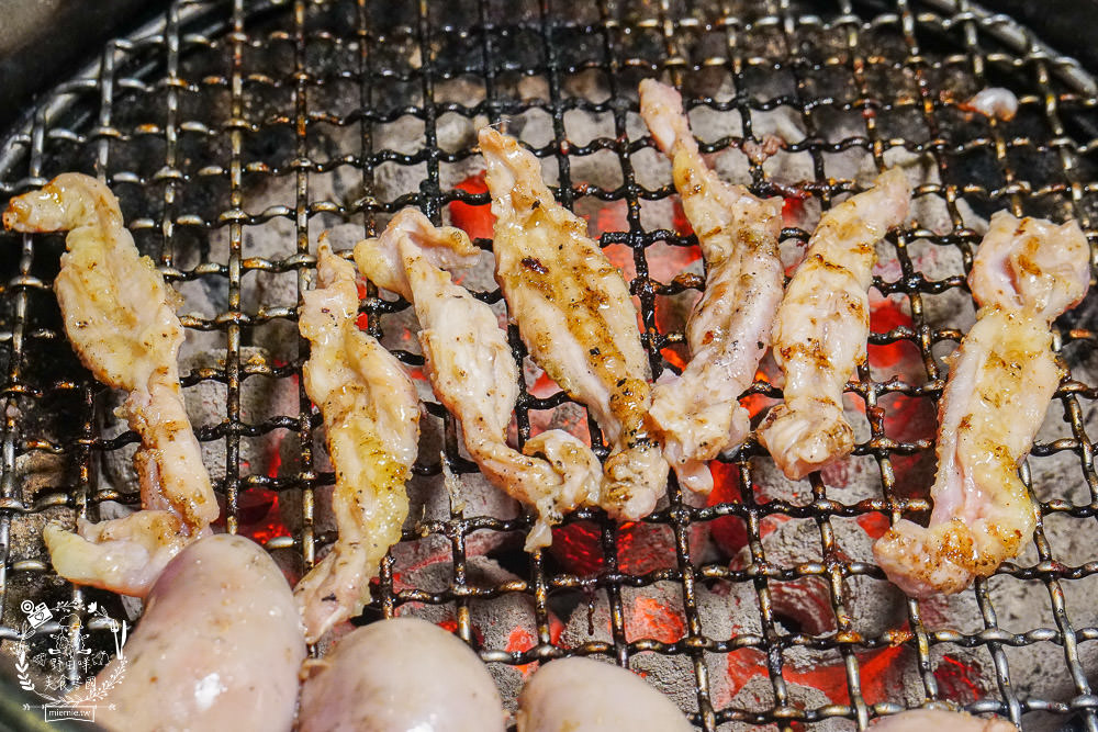 高雄[澤野燒肉屋燒烤吃到飽]獨家代理加勒比海生食級玫瑰紅蝦?超肥美銷魂的牛奶生蠔+澎湖冰卷