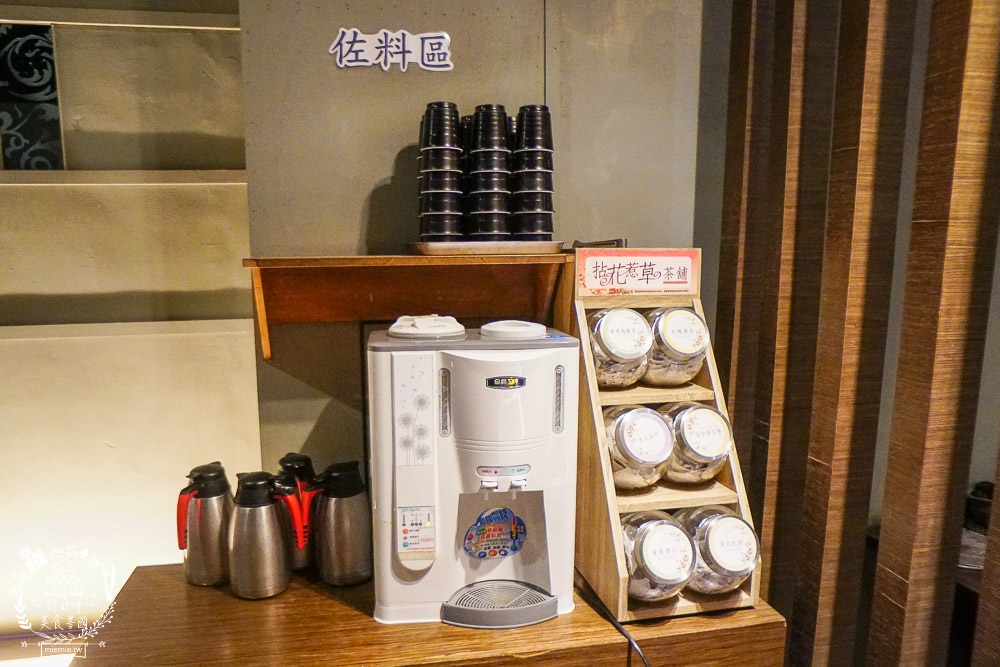 高雄[澤野燒肉屋燒烤吃到飽]獨家代理加勒比海生食級玫瑰紅蝦?超肥美銷魂的牛奶生蠔+澎湖冰卷