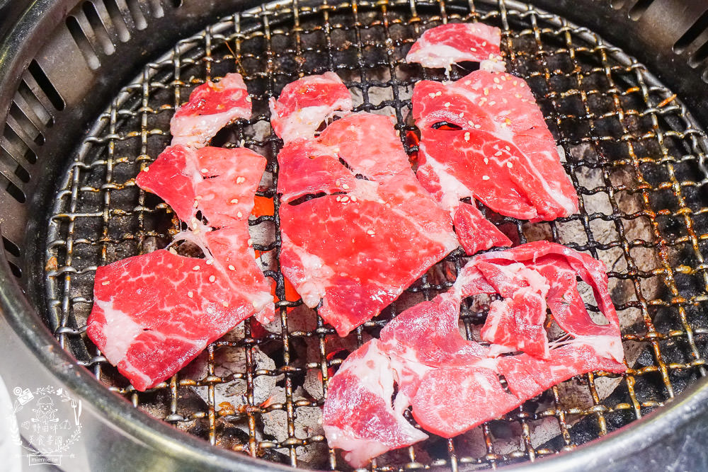 高雄[澤野燒肉屋燒烤吃到飽]獨家代理加勒比海生食級玫瑰紅蝦?超肥美銷魂的牛奶生蠔+澎湖冰卷