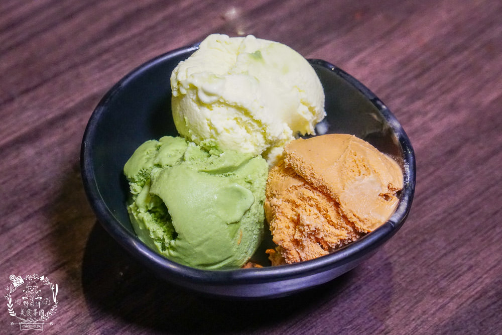 高雄[澤野燒肉屋燒烤吃到飽]獨家代理加勒比海生食級玫瑰紅蝦?超肥美銷魂的牛奶生蠔+澎湖冰卷