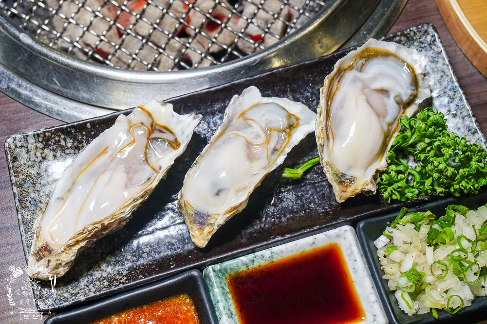 高雄[澤野燒肉屋燒烤吃到飽]獨家代理加勒比海生食級玫瑰紅蝦?超肥美銷魂的牛奶生蠔+澎湖冰卷