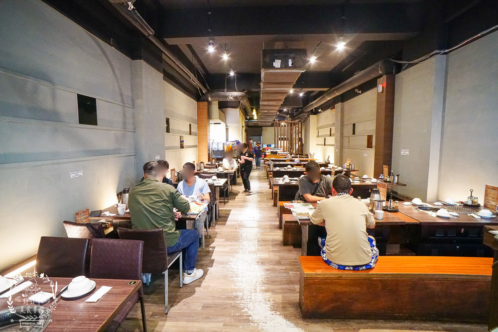 高雄[澤野燒肉屋燒烤吃到飽]獨家代理加勒比海生食級玫瑰紅蝦?超肥美銷魂的牛奶生蠔+澎湖冰卷