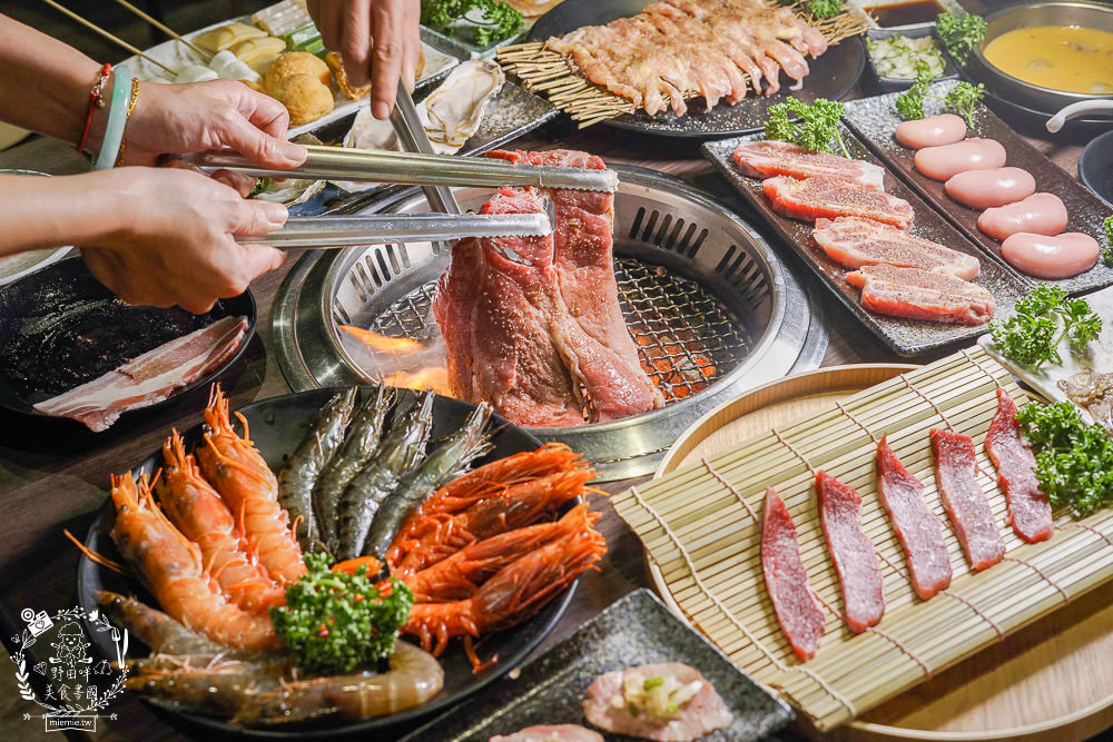 高雄[澤野燒肉屋燒烤吃到飽]獨家代理加勒比海生食級玫瑰紅蝦?超肥美銷魂的牛奶生蠔+澎湖冰卷