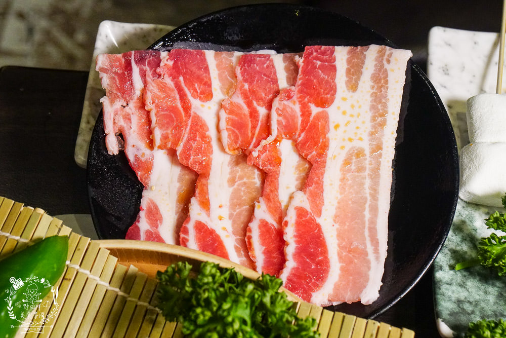 高雄[澤野燒肉屋燒烤吃到飽]獨家代理加勒比海生食級玫瑰紅蝦?超肥美銷魂的牛奶生蠔+澎湖冰卷
