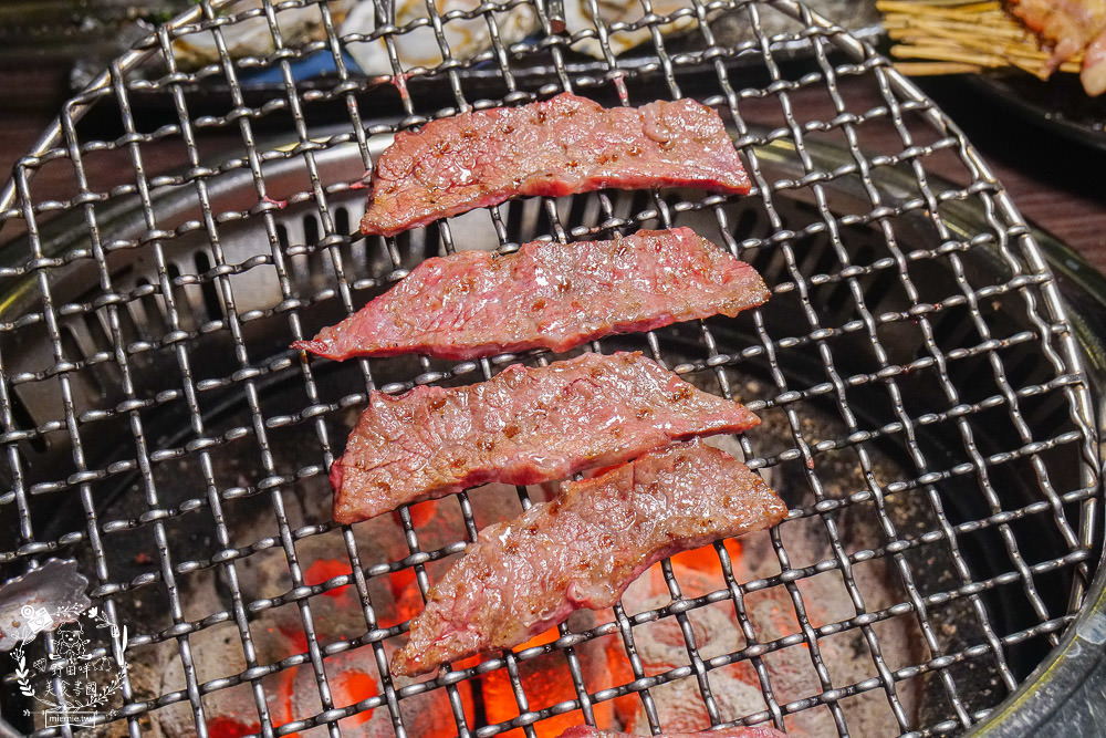 高雄[澤野燒肉屋燒烤吃到飽]獨家代理加勒比海生食級玫瑰紅蝦?超肥美銷魂的牛奶生蠔+澎湖冰卷