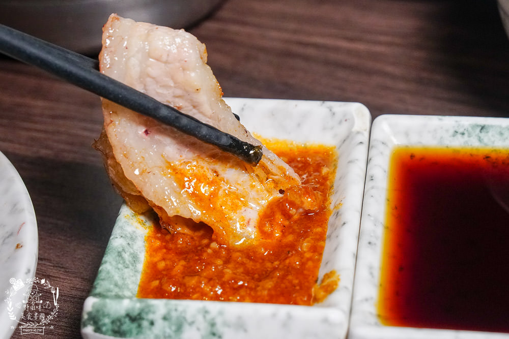 高雄[澤野燒肉屋燒烤吃到飽]獨家代理加勒比海生食級玫瑰紅蝦?超肥美銷魂的牛奶生蠔+澎湖冰卷