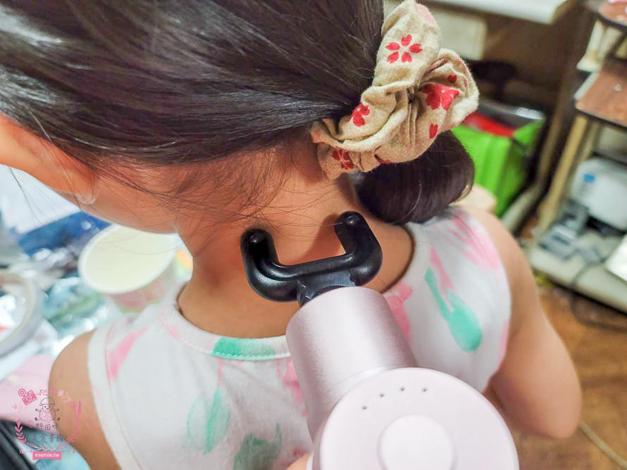 [開箱]火星計畫Booster MINI 2肌肉放鬆迷你強力筋膜槍!獨特防手震專利!電力長達15小時~