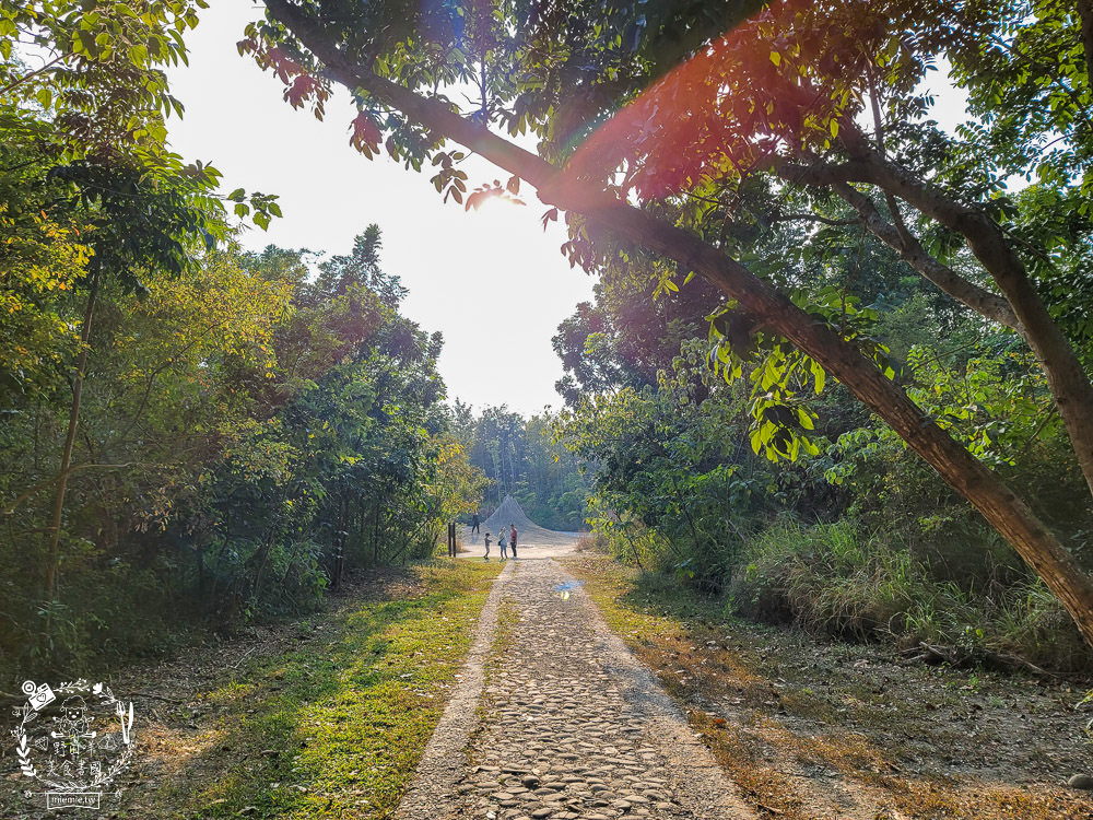 高雄烏山頂泥火山&新養女湖|台灣難得可貴的奇景!欣賞泥火山暴動樣貌?! - 第6張圖 高雄烏山頂泥火山&新養女湖|台灣難得可貴的奇景!欣賞泥火山暴動樣貌?!