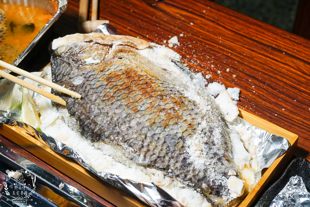 高雄烤骨學院|超霸氣一公斤化石烤魚好吃到炸開!CAS檢驗過的台灣鯛!正宗東北烤肉串? - 第19張圖 高雄烤骨學院|超霸氣一公斤化石烤魚好吃到炸開!CAS檢驗過的台灣鯛!正宗東北烤肉串?
