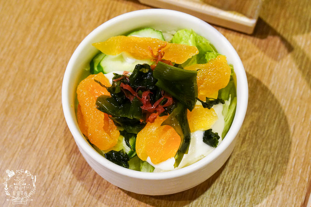 燒肉LIKE高雄夢時代店|一個人就能大口吃燒肉囉!牛五花跟豬雞三品人氣必點~