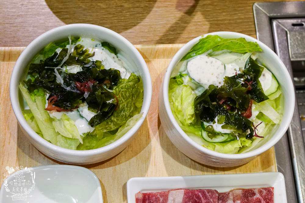 燒肉LIKE高雄夢時代店|一個人就能大口吃燒肉囉!牛五花跟豬雞三品人氣必點~