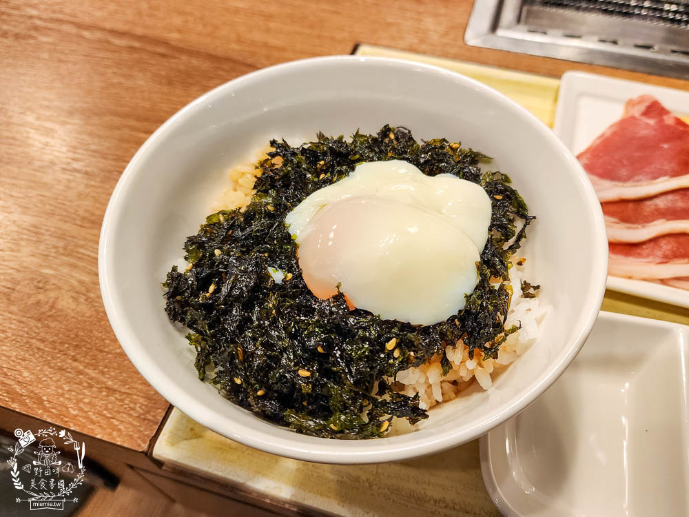 燒肉LIKE高雄夢時代店|一個人就能大口吃燒肉囉!牛五花跟豬雞三品人氣必點~