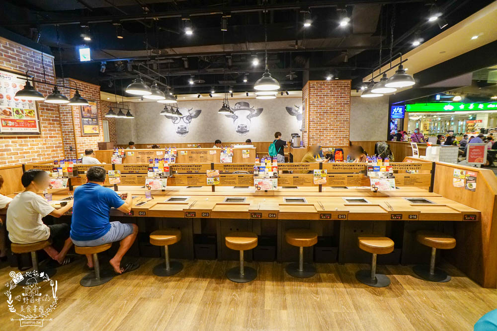 燒肉LIKE高雄夢時代店|一個人就能大口吃燒肉囉!牛五花跟豬雞三品人氣必點~