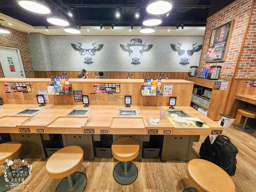 燒肉LIKE高雄夢時代店|一個人就能大口吃燒肉囉!牛五花跟豬雞三品人氣必點~