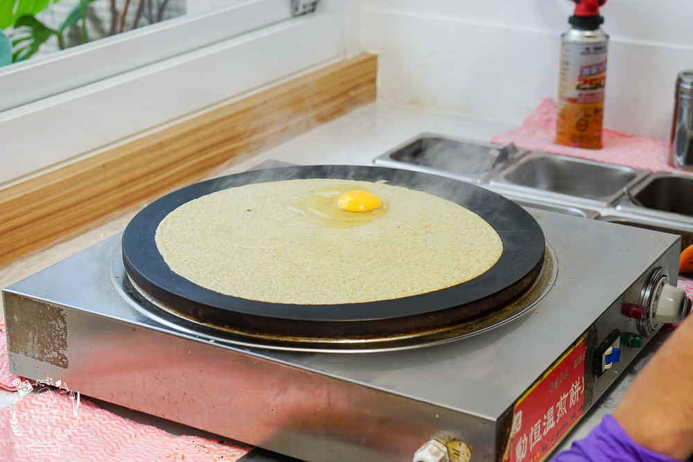 煎並煎 煎餅果子|高雄也能吃到天津著名小吃!外包裝超精緻的豐盛版可麗餅? - 第14張圖 煎並煎 煎餅果子|高雄也能吃到天津著名小吃!外包裝超精緻的豐盛版可麗餅?