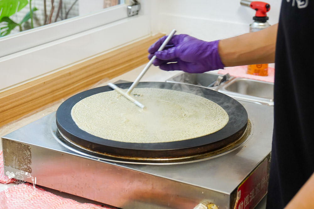 煎並煎 煎餅果子|高雄也能吃到天津著名小吃!外包裝超精緻的豐盛版可麗餅? - 第13張圖 煎並煎 煎餅果子|高雄也能吃到天津著名小吃!外包裝超精緻的豐盛版可麗餅?