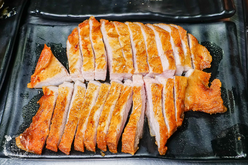 高雄超浮誇燒烤店[燒烤殿]每桌必點懶人蝦1隻5元?鮮蚵嘉義東石每天新鮮直送?