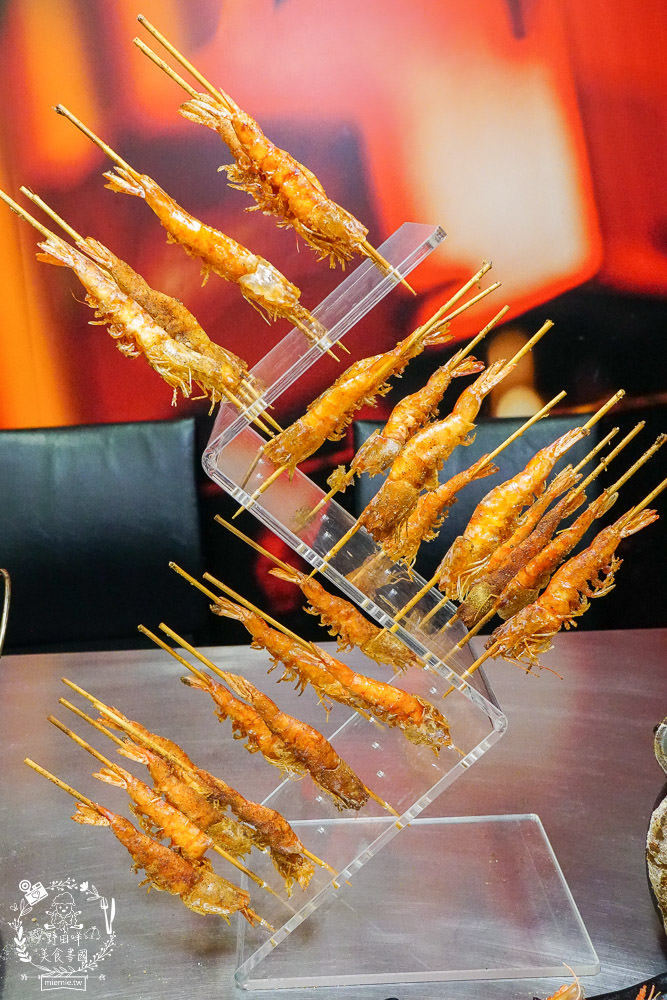 高雄超浮誇燒烤店[燒烤殿]每桌必點懶人蝦1隻5元?鮮蚵嘉義東石每天新鮮直送?