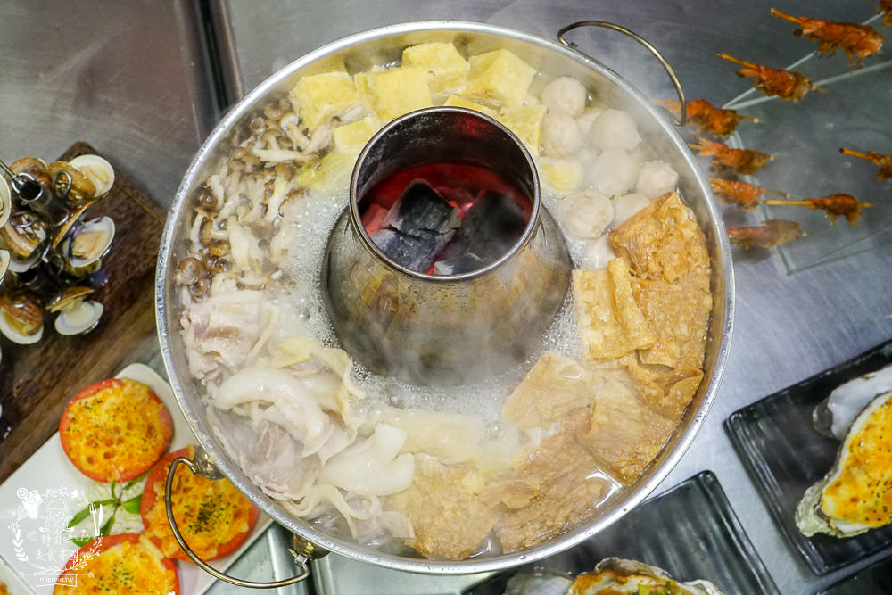 高雄超浮誇燒烤店[燒烤殿]每桌必點懶人蝦1隻5元?鮮蚵嘉義東石每天新鮮直送?