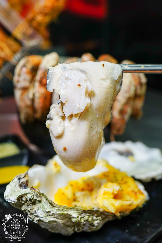 高雄超浮誇燒烤店[燒烤殿]每桌必點懶人蝦1隻5元?鮮蚵嘉義東石每天新鮮直送?