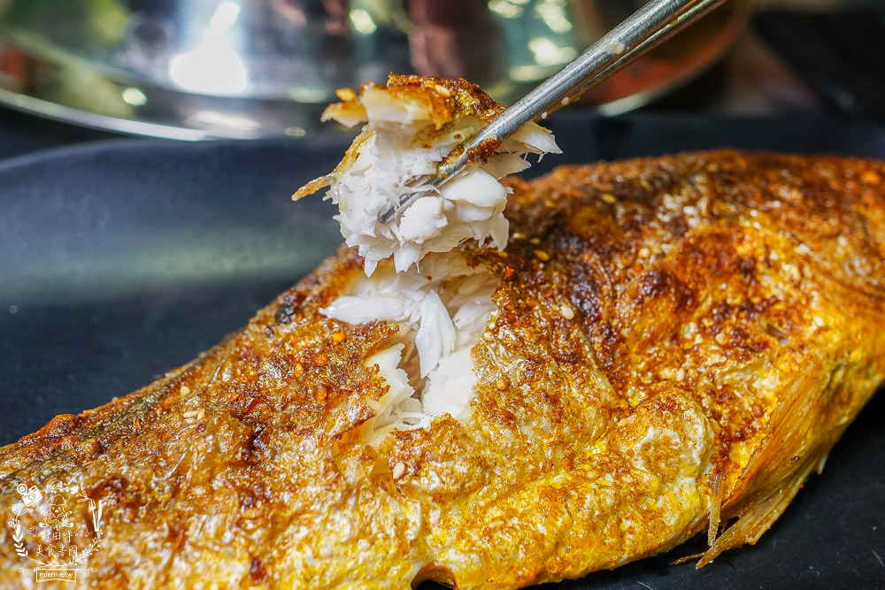 高雄超浮誇燒烤店[燒烤殿]每桌必點懶人蝦1隻5元?鮮蚵嘉義東石每天新鮮直送?