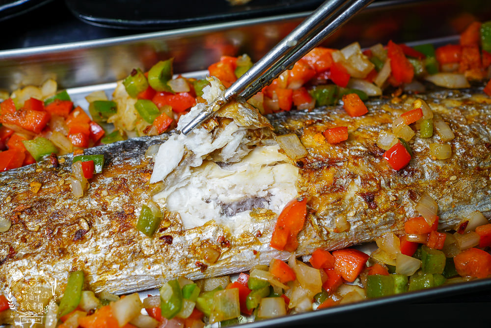 高雄超浮誇燒烤店[燒烤殿]每桌必點懶人蝦1隻5元?鮮蚵嘉義東石每天新鮮直送?