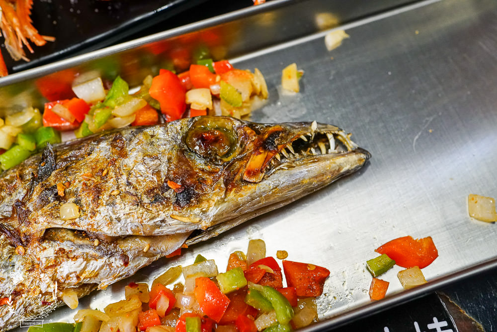 高雄超浮誇燒烤店[燒烤殿]每桌必點懶人蝦1隻5元?鮮蚵嘉義東石每天新鮮直送?