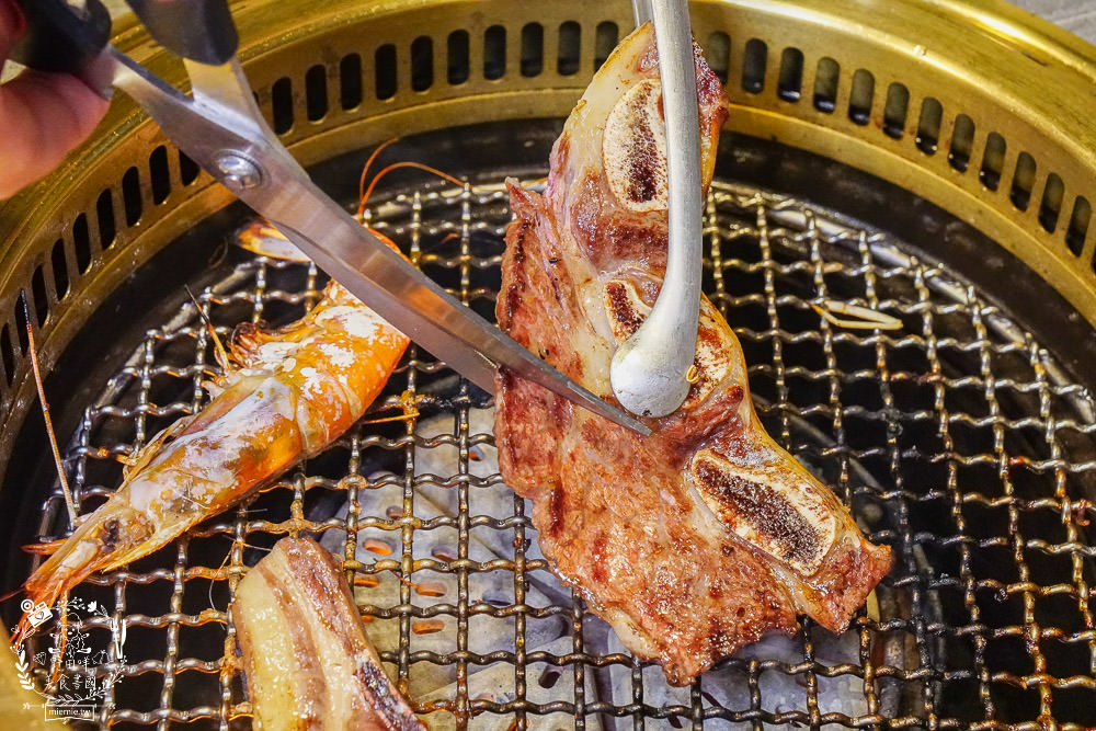 高雄[燒肉將燒肉火鍋吃到飽]超威自助吧超過百種選項?還有屏東直送的泰國蝦?超過16種冰淇淋選項!