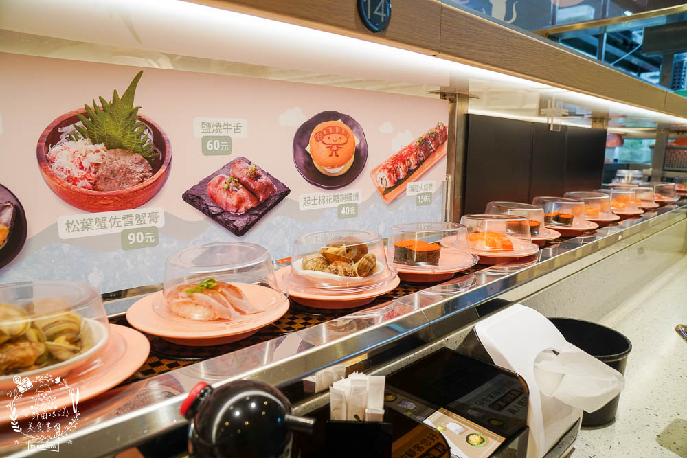 高雄[爭鮮PLUS迴轉壽司]高CP值的迴轉壽司!新推列車送餐超可愛!拉麵居然意外好吃?