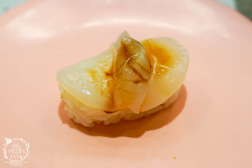 高雄[爭鮮PLUS迴轉壽司]高CP值的迴轉壽司!新推列車送餐超可愛!拉麵居然意外好吃?