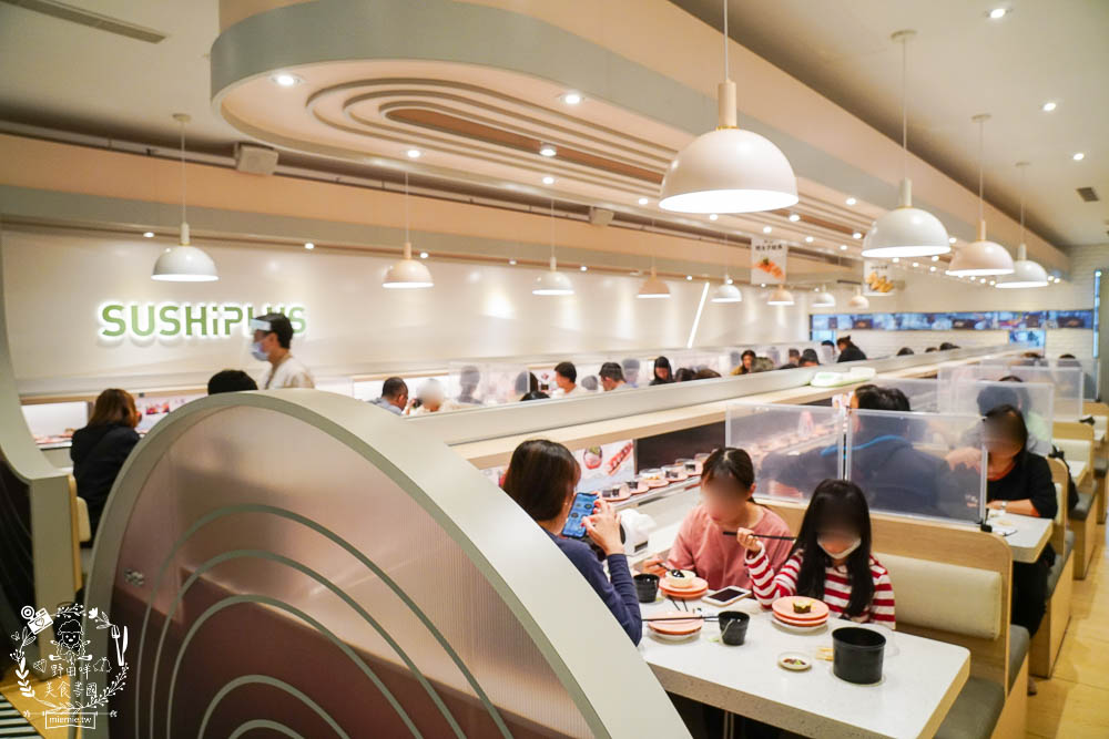 高雄[爭鮮PLUS迴轉壽司]高CP值的迴轉壽司!新推列車送餐超可愛!拉麵居然意外好吃?