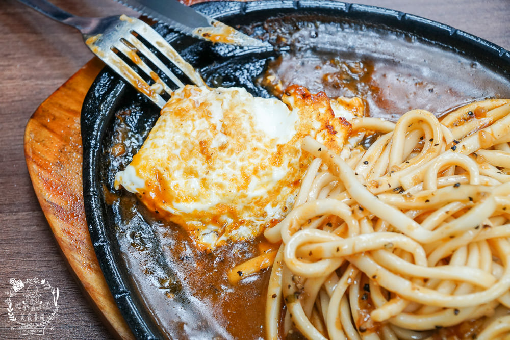 高雄[牛之呼吸牛排店]鬼滅之刃的主題牛排館!高CP值豪華綜合排人氣必點!