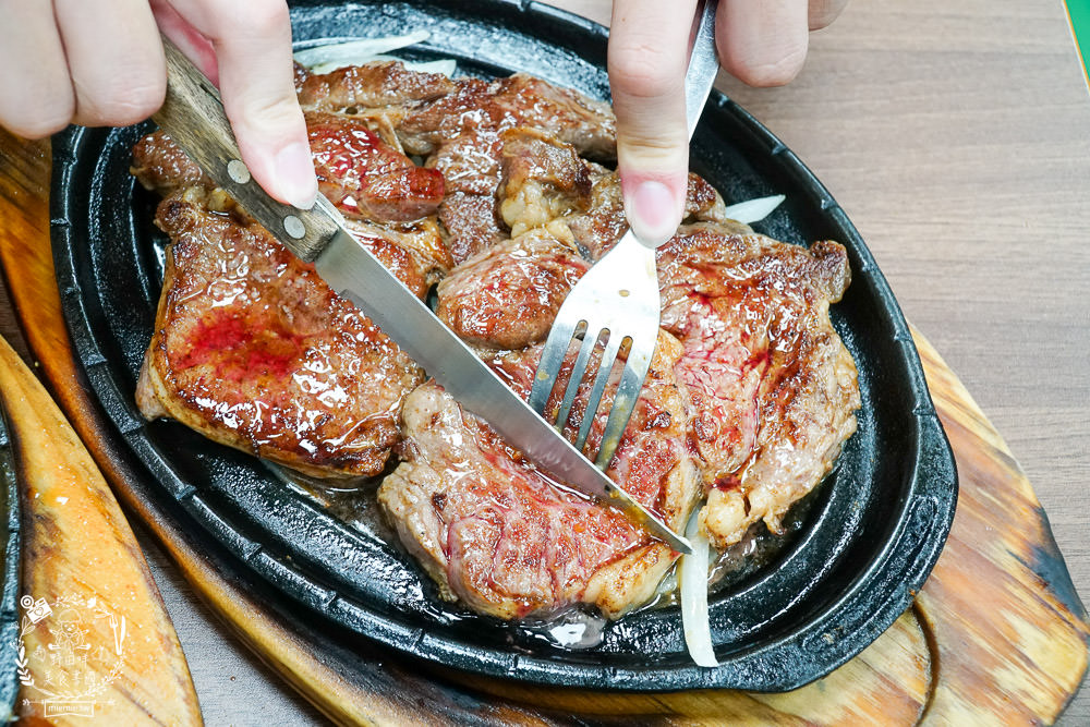 高雄[牛之呼吸牛排店]鬼滅之刃的主題牛排館!高CP值豪華綜合排人氣必點!