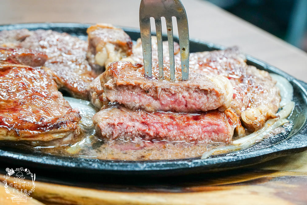 高雄[牛之呼吸牛排店]鬼滅之刃的主題牛排館!高CP值豪華綜合排人氣必點!