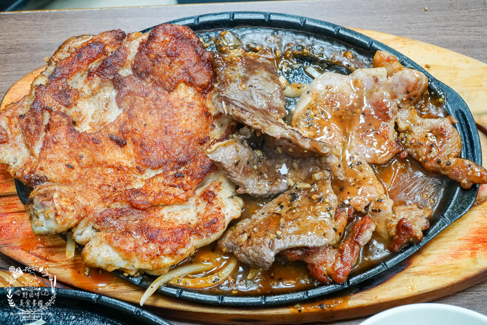 高雄[牛之呼吸牛排店]鬼滅之刃的主題牛排館!高CP值豪華綜合排人氣必點!