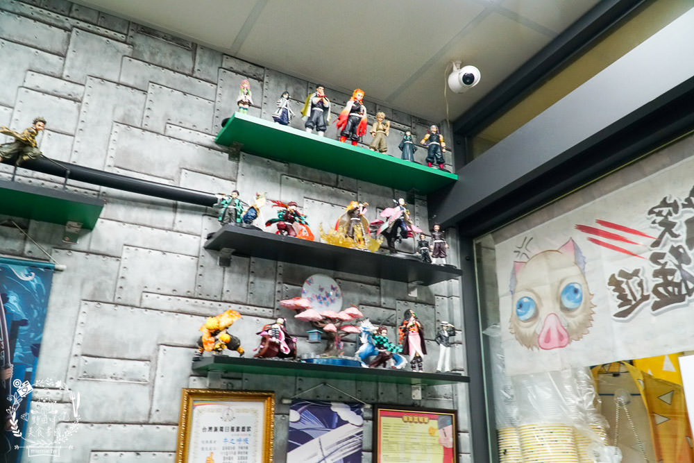 高雄[牛之呼吸牛排店]鬼滅之刃的主題牛排館!高CP值豪華綜合排人氣必點!