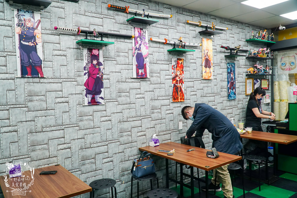 高雄[牛之呼吸牛排店]鬼滅之刃的主題牛排館!高CP值豪華綜合排人氣必點!