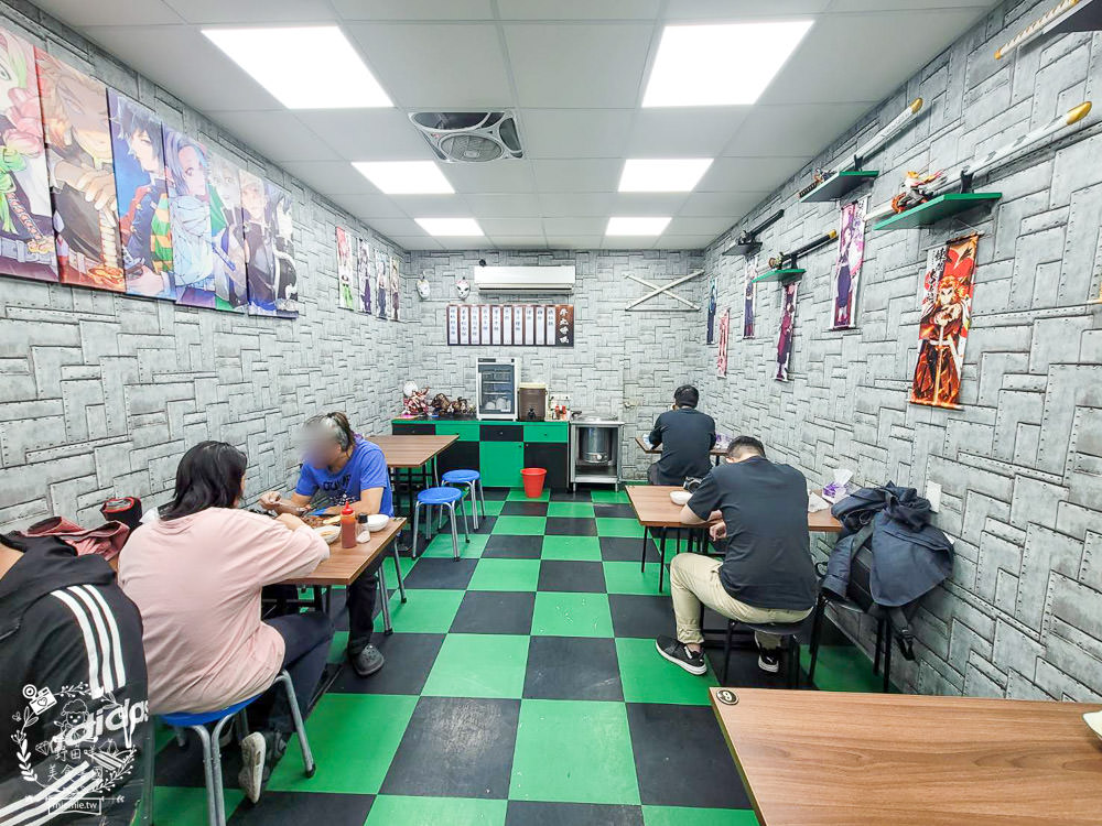 高雄[牛之呼吸牛排店]鬼滅之刃的主題牛排館!高CP值豪華綜合排人氣必點!