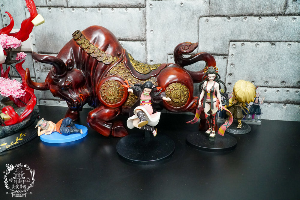 高雄[牛之呼吸牛排店]鬼滅之刃的主題牛排館!高CP值豪華綜合排人氣必點!