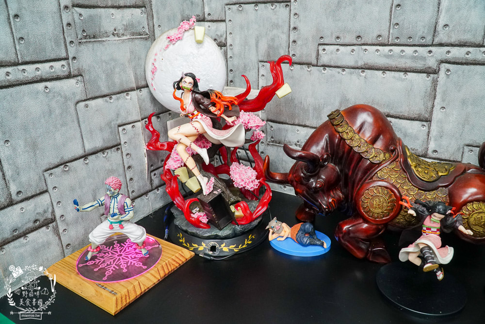 高雄[牛之呼吸牛排店]鬼滅之刃的主題牛排館!高CP值豪華綜合排人氣必點!